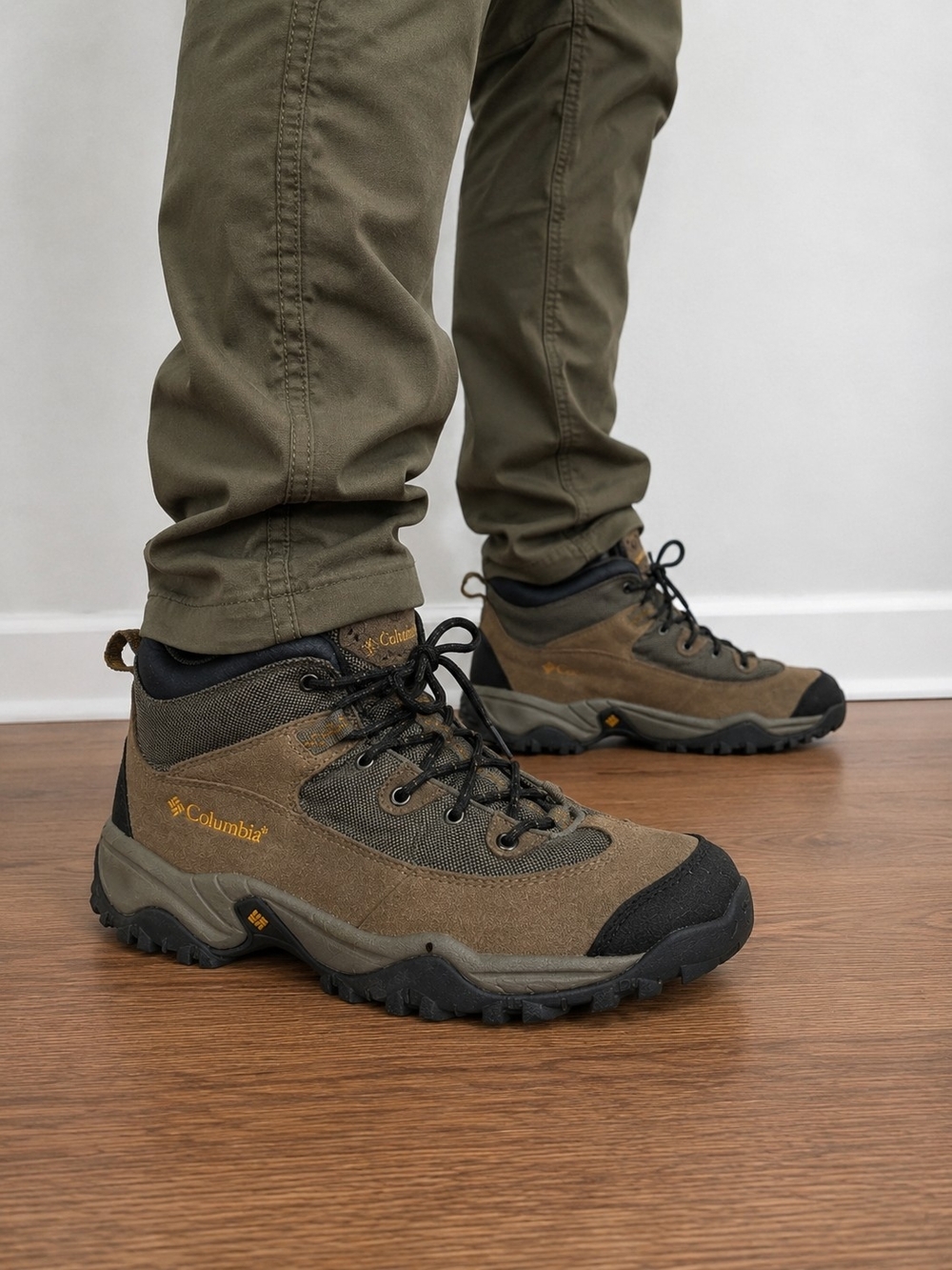 Columbia Trail Meister Mid Hiking Boots Men’s Size 9 Brown Outdoor Shoes